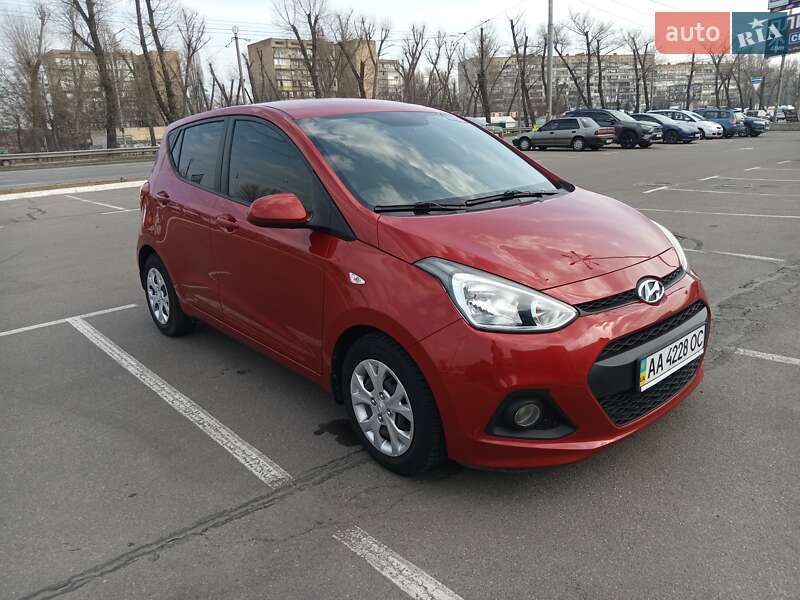 Хэтчбек Hyundai i10 2014 в 