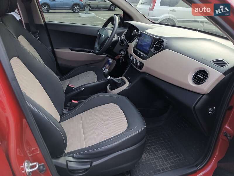 Хэтчбек Hyundai i10 2014 в Киеве