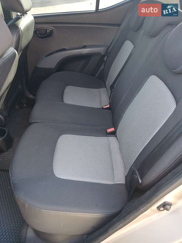 Хэтчбек Hyundai i10 2009 в Гостомеле фото 6 Хэтчбек Hyundai i10 2009 в Гостомеле