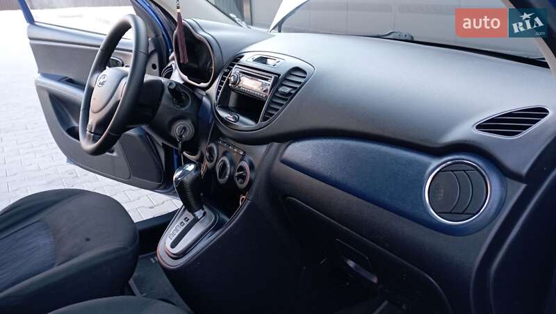 Хэтчбек Hyundai i10 2011 в Одессе