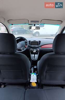 Хэтчбек Hyundai i10 2013 в 