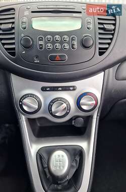 Хэтчбек Hyundai i10 2009 в 