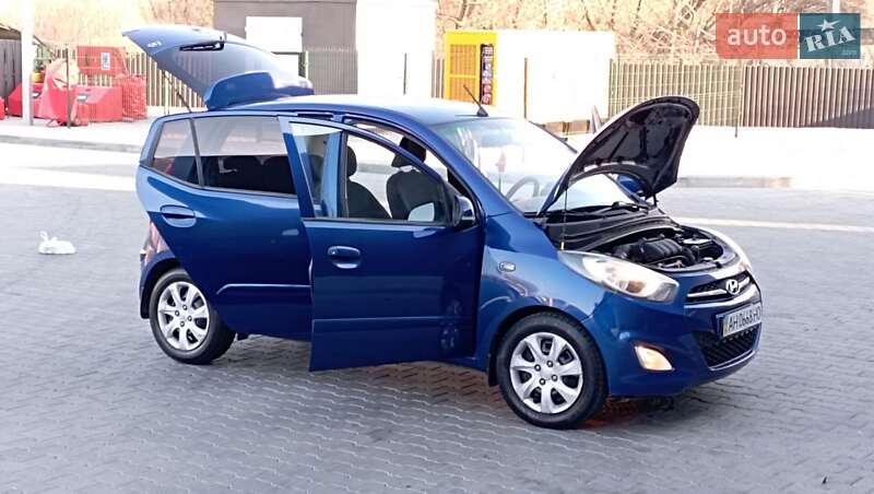 Хэтчбек Hyundai i10 2011 в Одессе