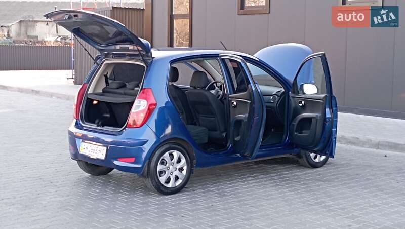 Хэтчбек Hyundai i10 2011 в Одессе