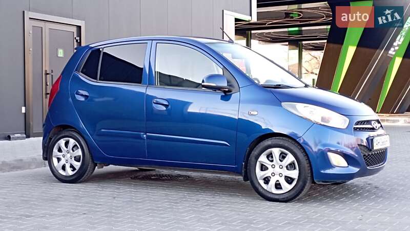 Хэтчбек Hyundai i10 2011 в Одессе