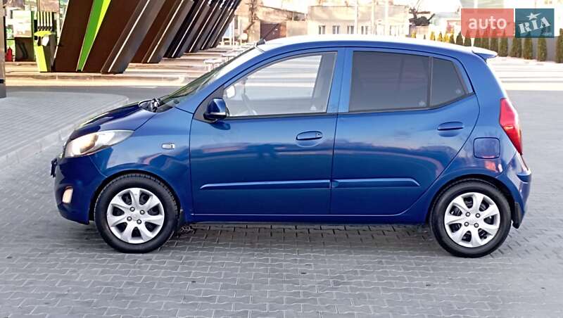 Хэтчбек Hyundai i10 2011 в Одессе
