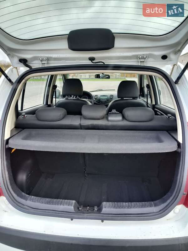 Хэтчбек Hyundai i10 2009 в Тульчине