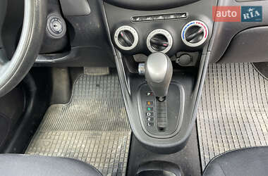 Хетчбек Hyundai i10 2008 в 