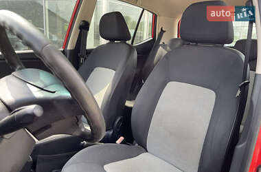 Хэтчбек Hyundai i10 2008 в 