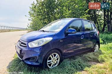 Хэтчбек Hyundai i10 2012 в 