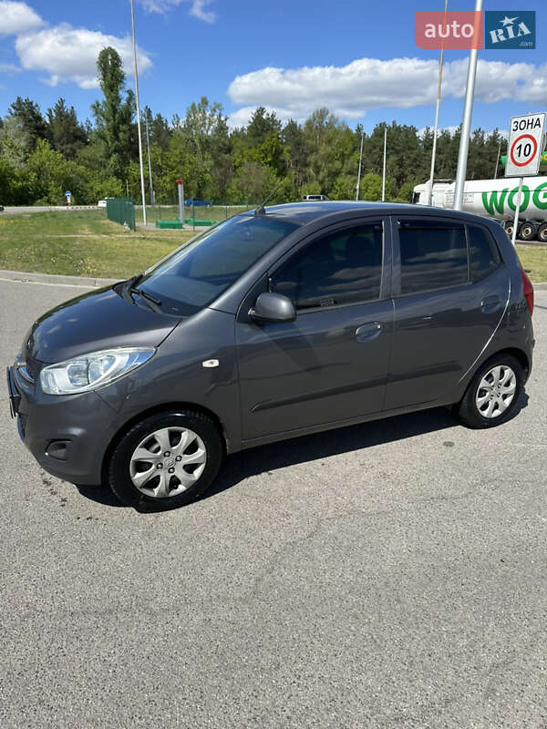 Хэтчбек Hyundai i10 2011 в Киеве