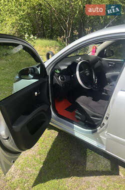 Хэтчбек Hyundai i10 2012 в 