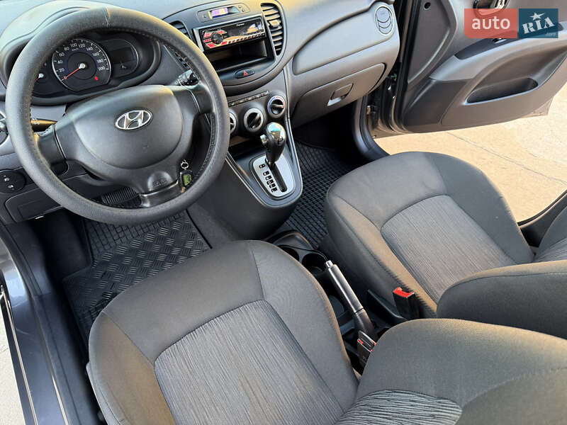 Хэтчбек Hyundai i10 2012 в Одессе