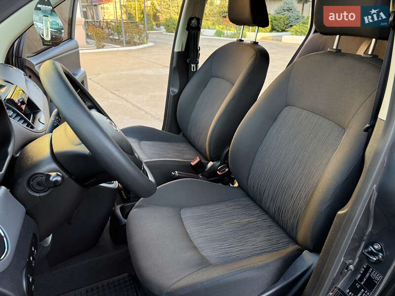 Хэтчбек Hyundai i10 2012 в Одессе