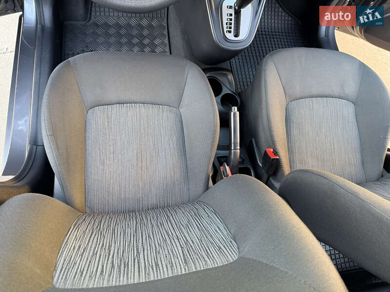 Хэтчбек Hyundai i10 2012 в Одессе
