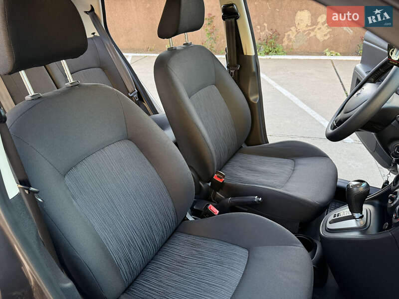 Хэтчбек Hyundai i10 2012 в Одессе