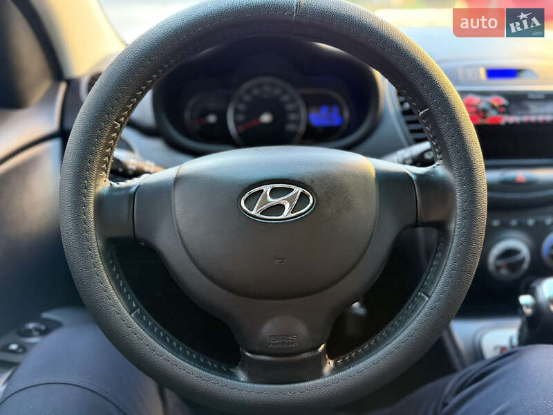 Хэтчбек Hyundai i10 2012 в Одессе