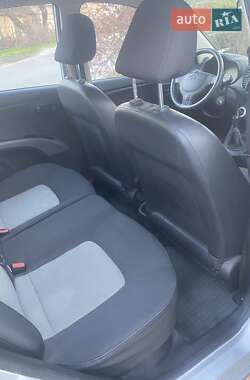 Хэтчбек Hyundai i10 2008 в 