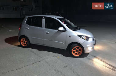 Хэтчбек Hyundai i10 2012 в 