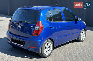 Хетчбек Hyundai i10 2011 в 