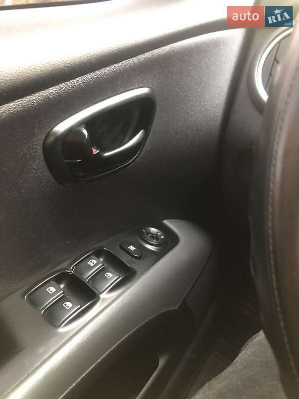 Хэтчбек Hyundai i10 2008 в Ватутино