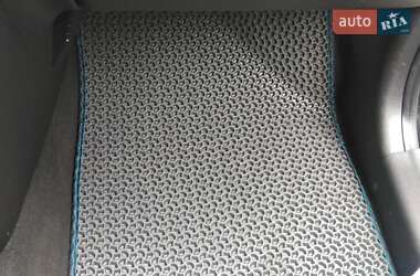 Хетчбек Hyundai i10 2010 в 