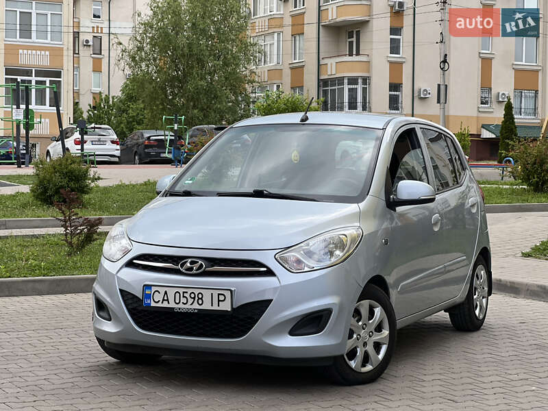 Хетчбек Hyundai i10 2012 в 