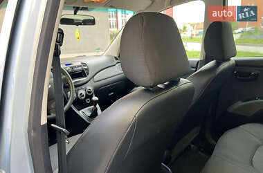 Хетчбек Hyundai i10 2012 в 