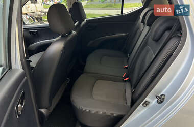 Хетчбек Hyundai i10 2012 в 