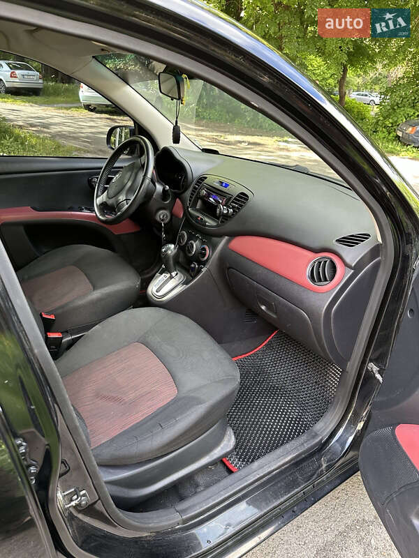 Хэтчбек Hyundai i10 2013 в Киеве