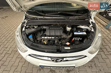 Хэтчбек Hyundai i10 2011 в 