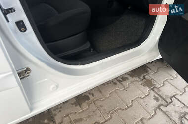 Хэтчбек Hyundai i10 2011 в 