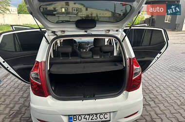 Хэтчбек Hyundai i10 2011 в 
