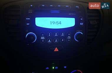 Хэтчбек Hyundai i10 2011 в 