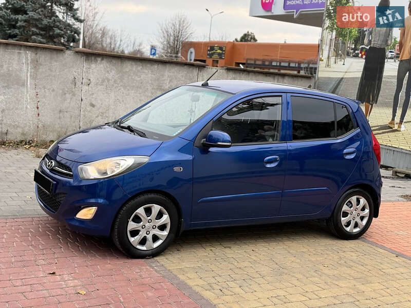 Хэтчбек Hyundai i10 2011 в Одессе