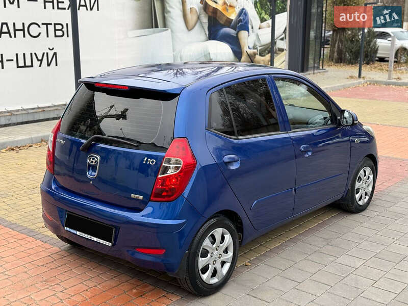 Хэтчбек Hyundai i10 2011 в Одессе