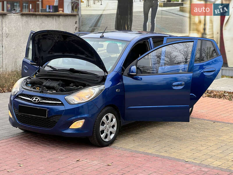 Хэтчбек Hyundai i10 2011 в Одессе