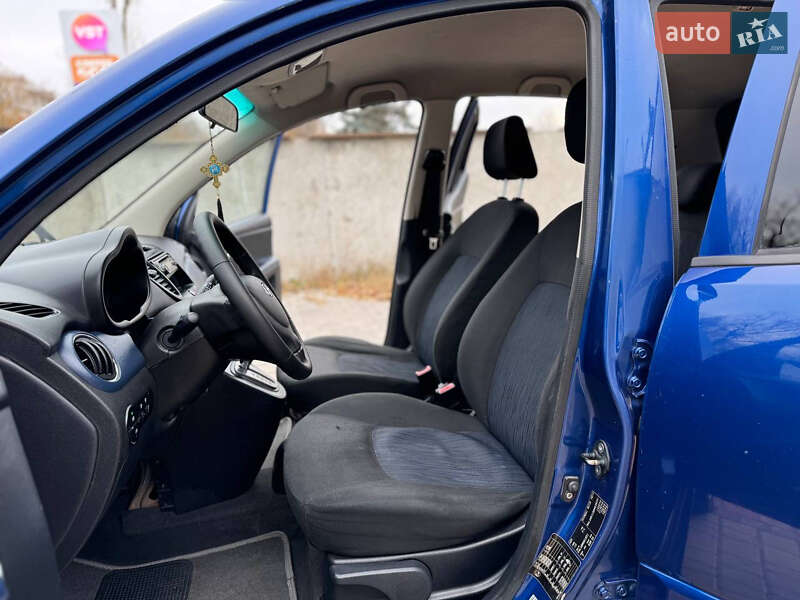 Хэтчбек Hyundai i10 2011 в Одессе