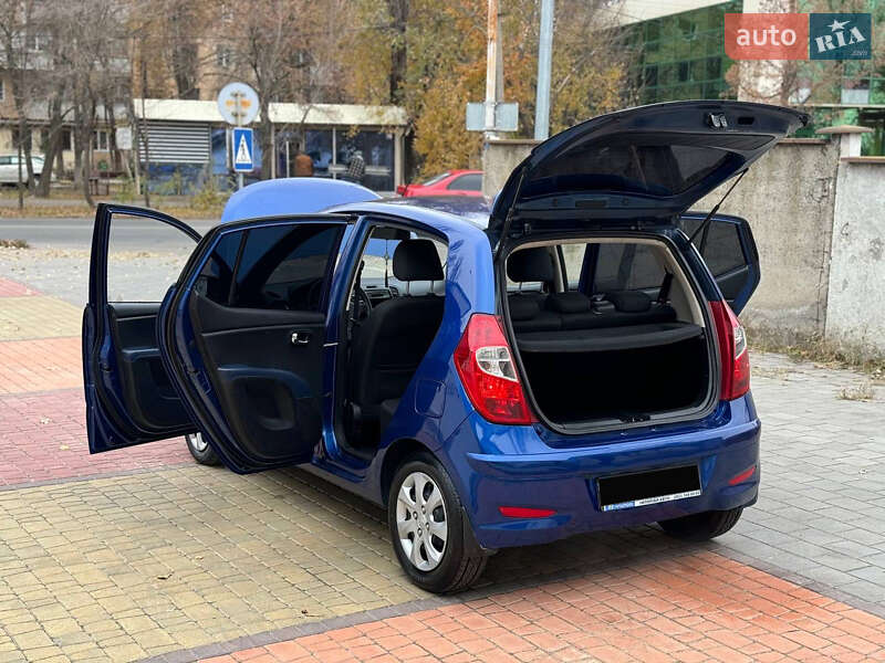 Хэтчбек Hyundai i10 2011 в Одессе