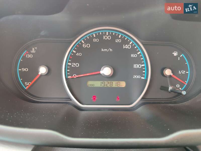 Хетчбек Hyundai i10 2008 в Києві
