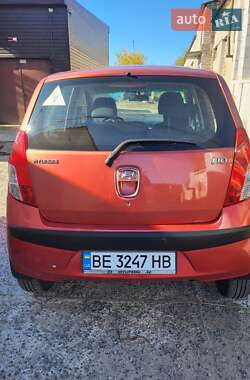 Хэтчбек Hyundai i10 2010 в 