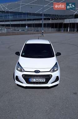 Хэтчбек Hyundai i10 2017 в 