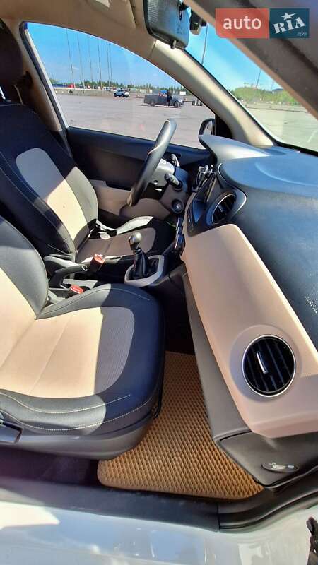 Хэтчбек Hyundai i10 2017 в Львове