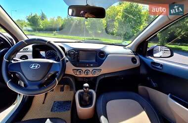 Хэтчбек Hyundai i10 2017 в 