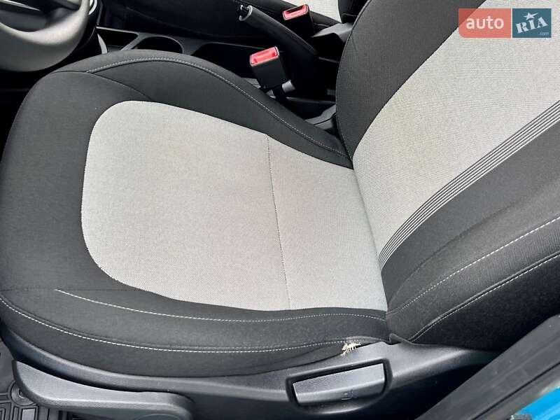 Хетчбек Hyundai i10 2023 в Києві