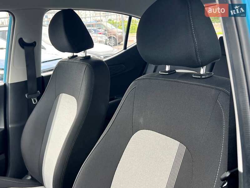 Хетчбек Hyundai i10 2023 в Києві