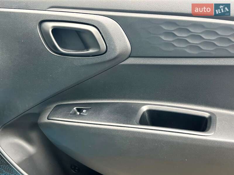 Хетчбек Hyundai i10 2023 в Києві