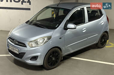 Хэтчбек Hyundai i10 2011 в 