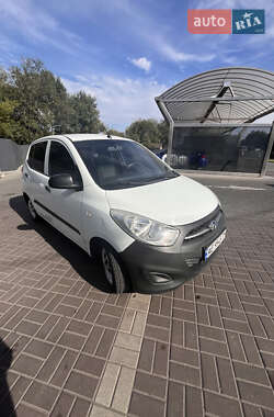 Хэтчбек Hyundai i10 2012 в 
