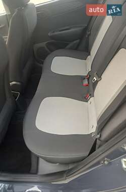 Хэтчбек Hyundai i10 2022 в 